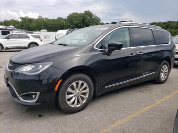  Salvage Chrysler Pacifica