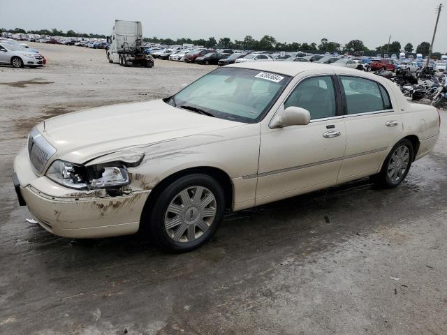  Salvage Lincoln Towncar