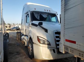  Salvage Freightliner Cascadia 1