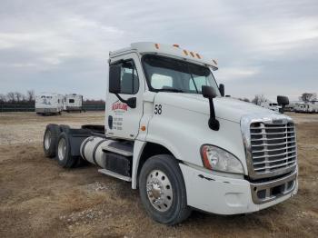  Salvage Freightliner Cascadia 1