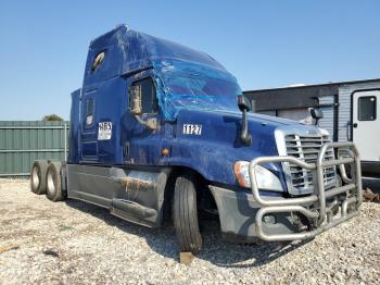  Salvage Freightliner Cascadia 1