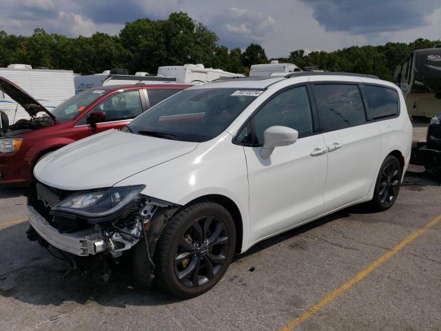  Salvage Chrysler Pacifica