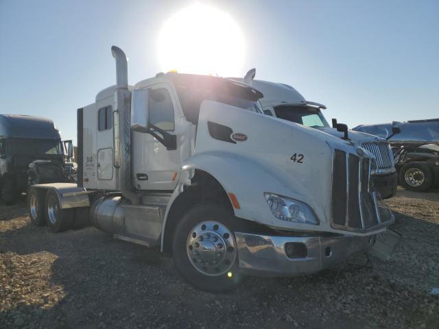  Salvage Peterbilt 579