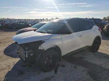  Salvage Nissan Kicks