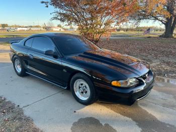  Salvage Ford Mustang