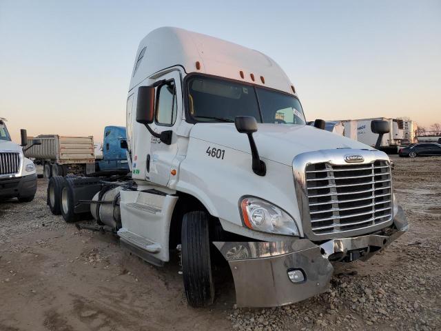  Salvage Freightliner Cascadia 1