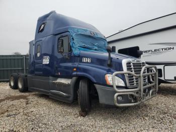  Salvage Freightliner Cascadia 1