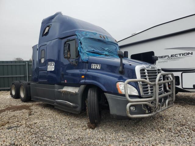  Salvage Freightliner Cascadia 1