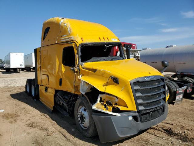  Salvage Freightliner Cascadia 1