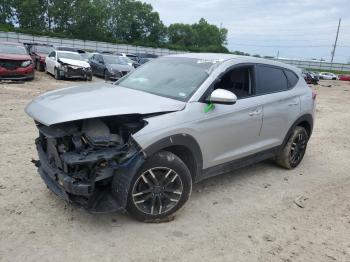  Salvage Hyundai TUCSON