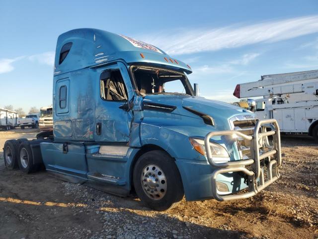  Salvage Freightliner Cascadia 1