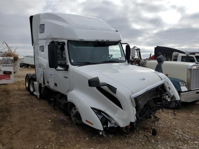  Salvage Volvo Vn
