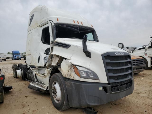  Salvage Freightliner Cascadia 1