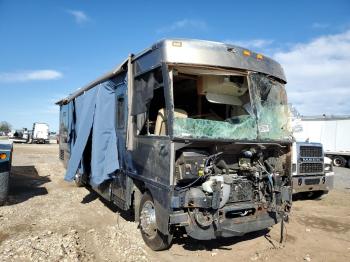  Salvage Workhorse Custom Cha Motorhome