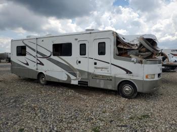  Salvage Workhorse Custom Cha Motorhome