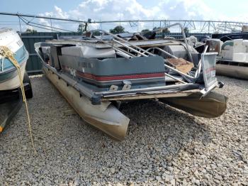  Salvage Sun Tracker Partybarge
