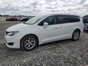  Salvage Chrysler Pacifica