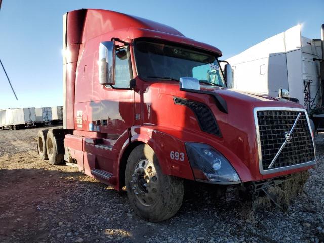  Salvage Volvo Vnl