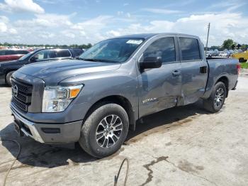  Salvage Nissan Titan