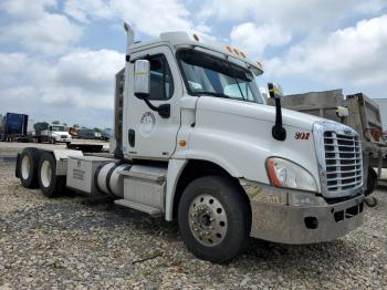  Salvage Freightliner Cascadia 1