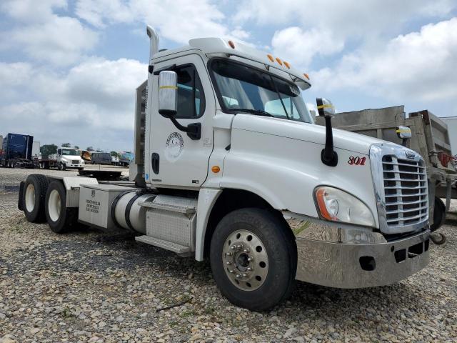  Salvage Freightliner Cascadia 1