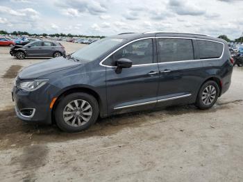  Salvage Chrysler Pacifica