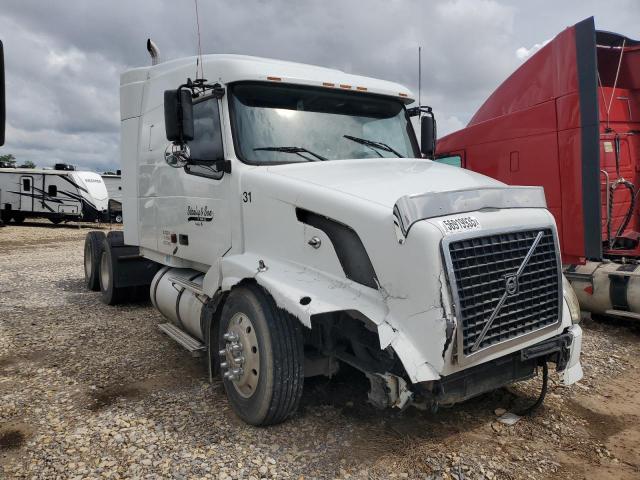  Salvage Volvo Vnl