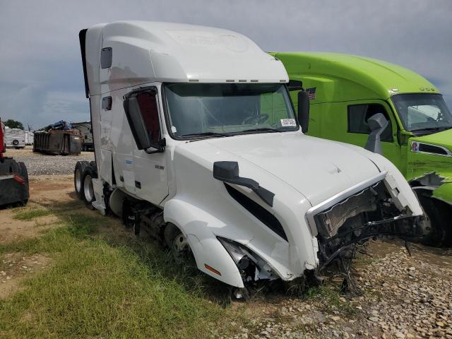  Salvage Volvo Vn