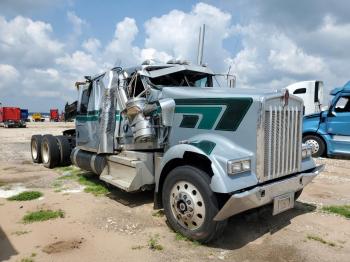  Salvage Kenworth W900