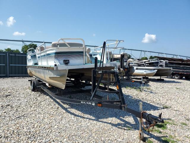  Salvage Suncruiser Boat