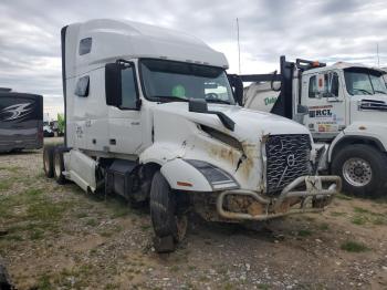  Salvage Volvo Vnl