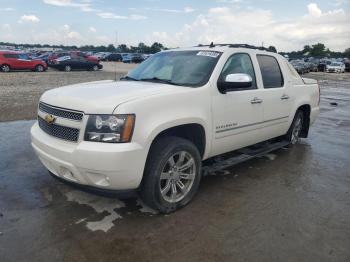 Salvage Chevrolet Avalanche