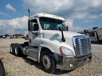  Salvage Freightliner Cascadia 1