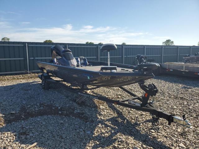  Salvage Land Rover Bass Boat