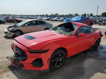  Salvage Ford Mustang
