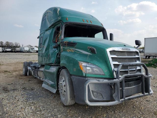 Salvage Freightliner Cascadia 1