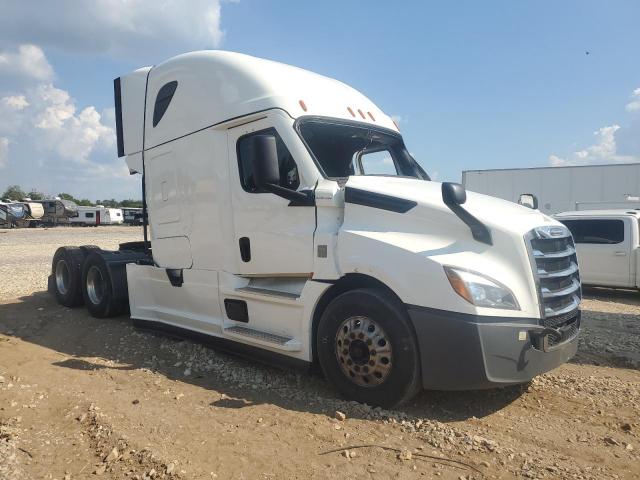  Salvage Freightliner Cascadia 1