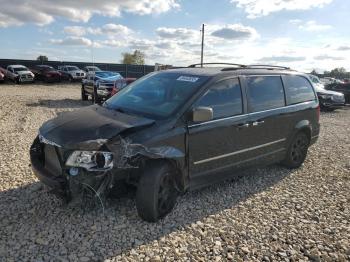  Salvage Chrysler Minivan