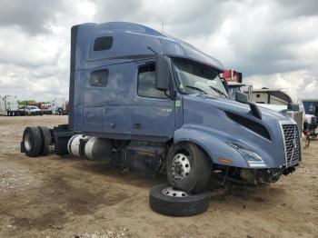  Salvage Volvo Vnl