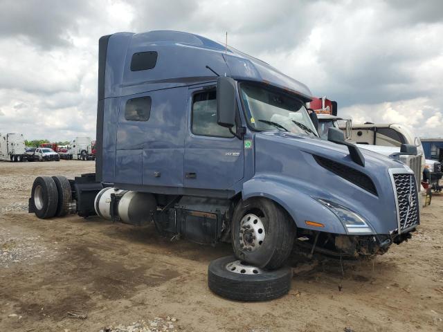  Salvage Volvo Vnl