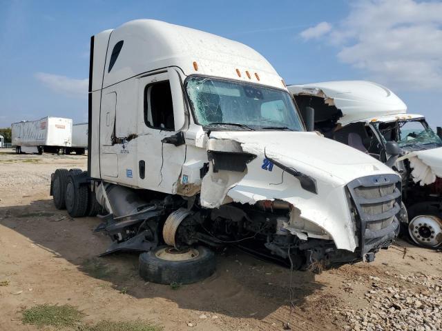  Salvage Freightliner Cascadia 1