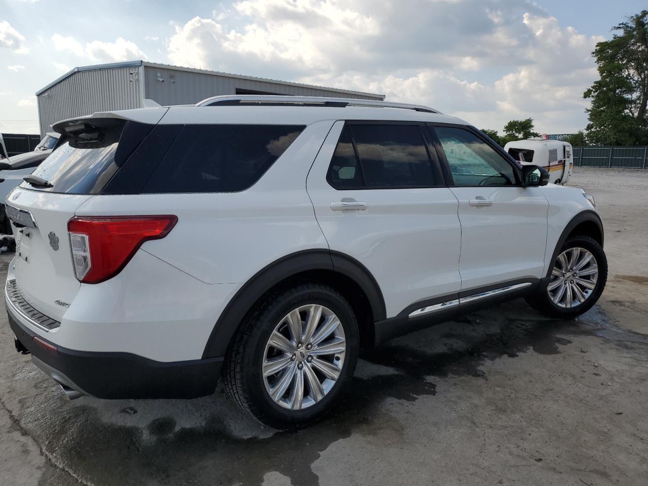 Ford Explorer Limited Image 7