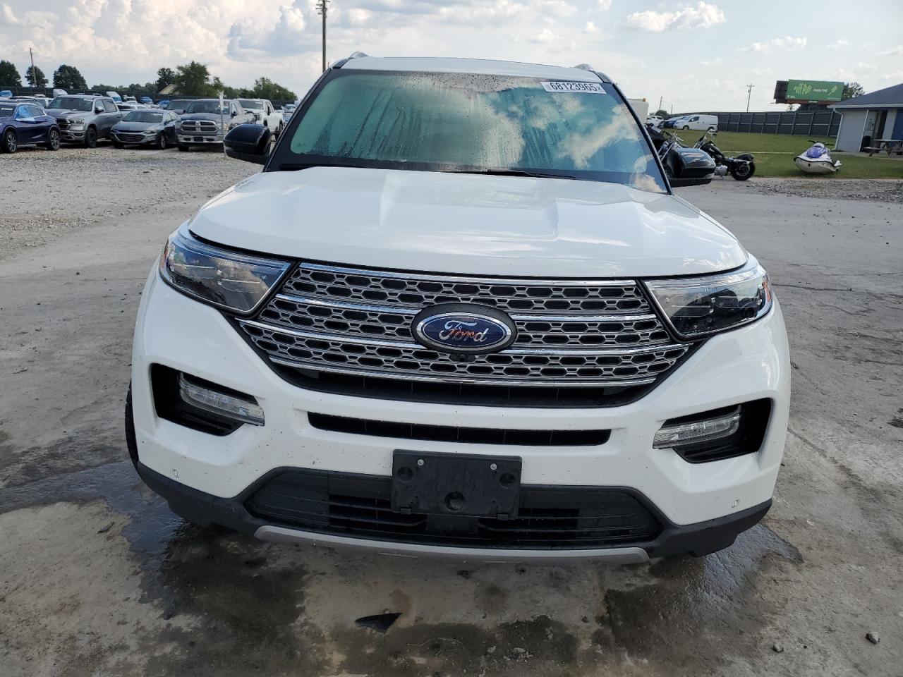 Ford Explorer Limited Image 11