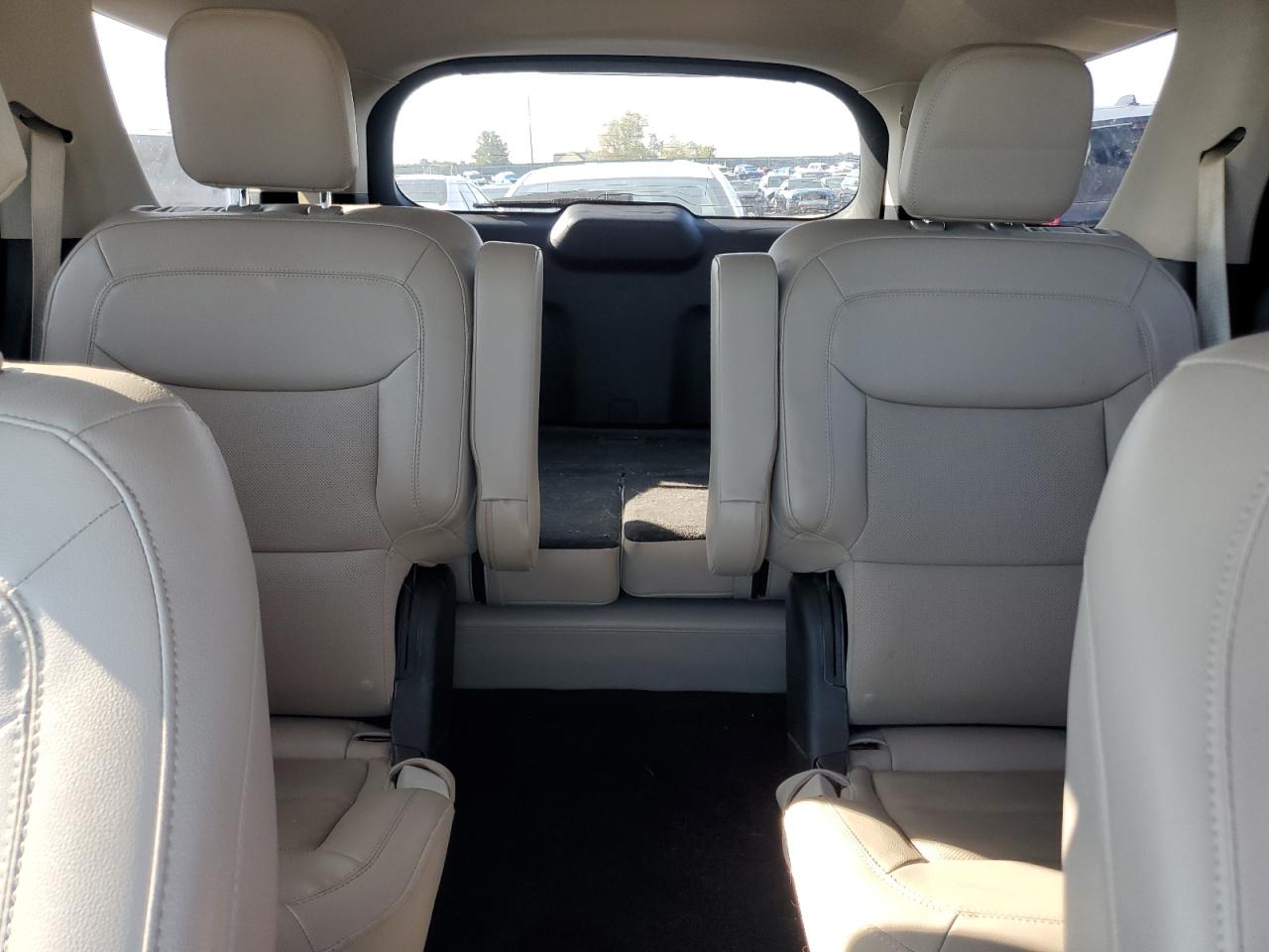 Ford Explorer Limited Image 10