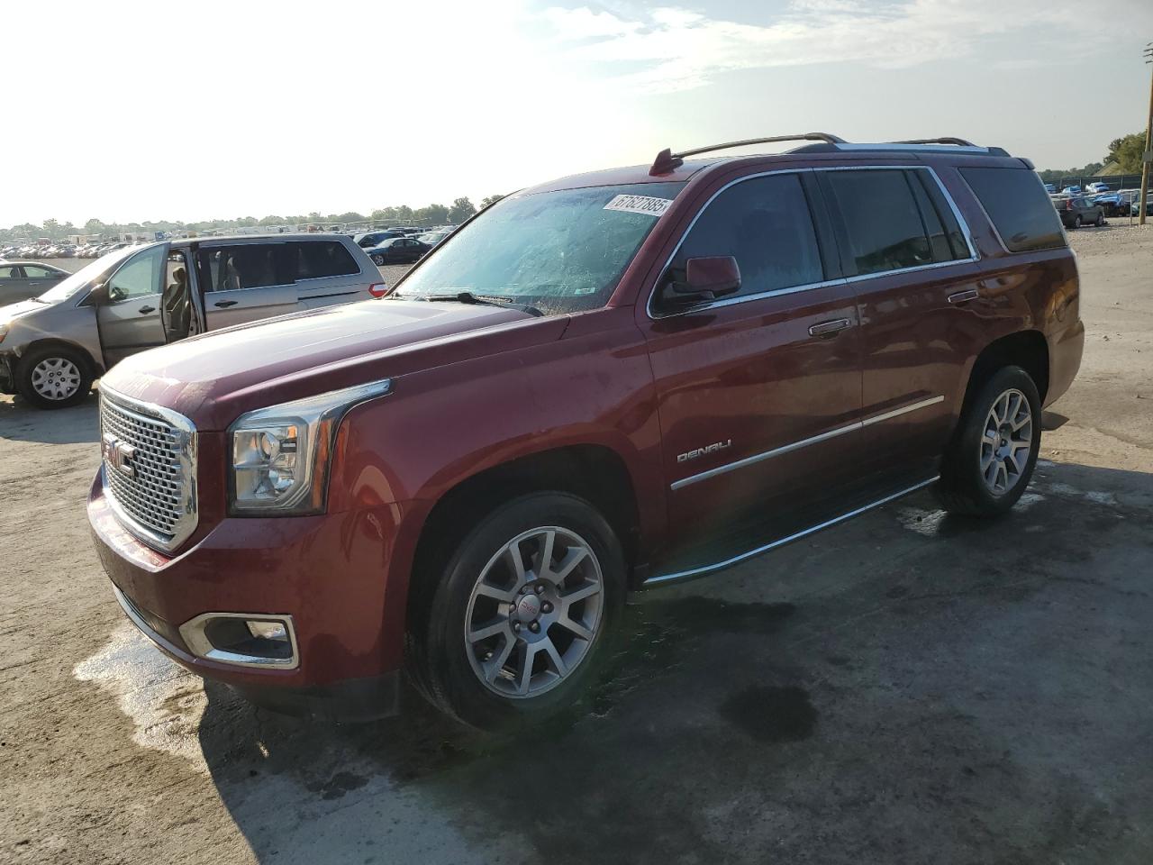 GMC Yukon Denali Image 1