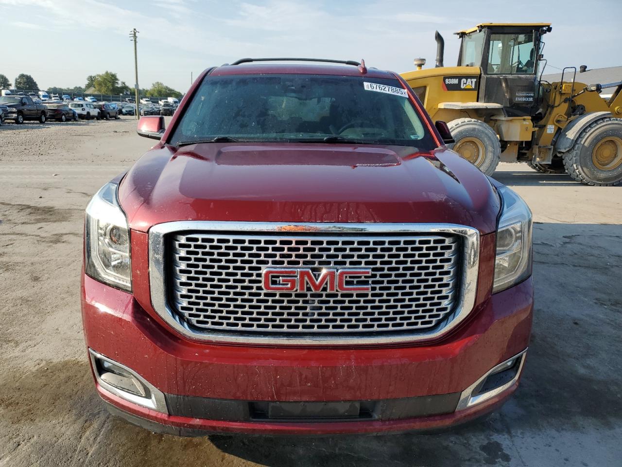 GMC Yukon Denali Image 2