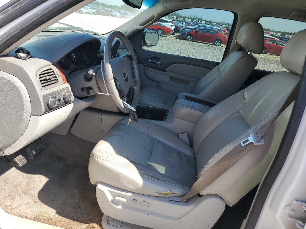 GMC Yukon Slt Image 3