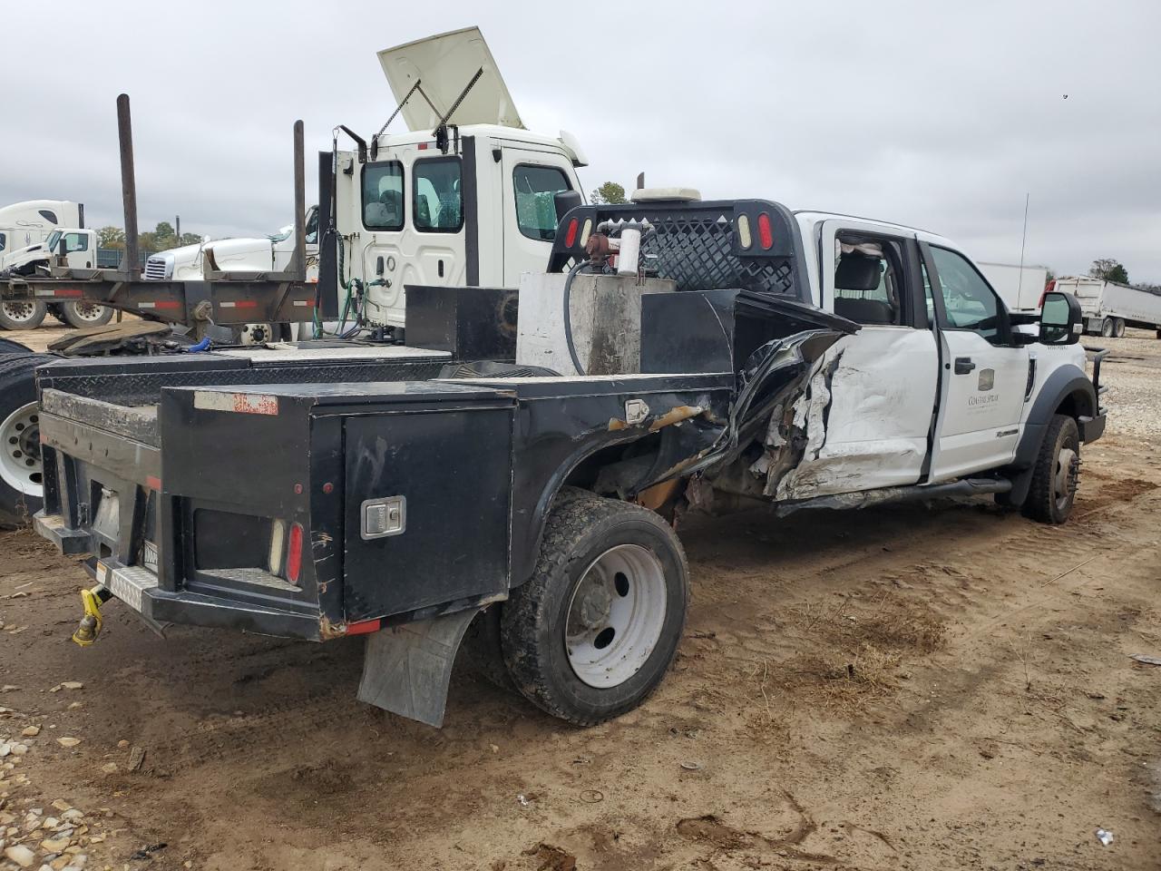 Ford F-450 Super Duty Image 4