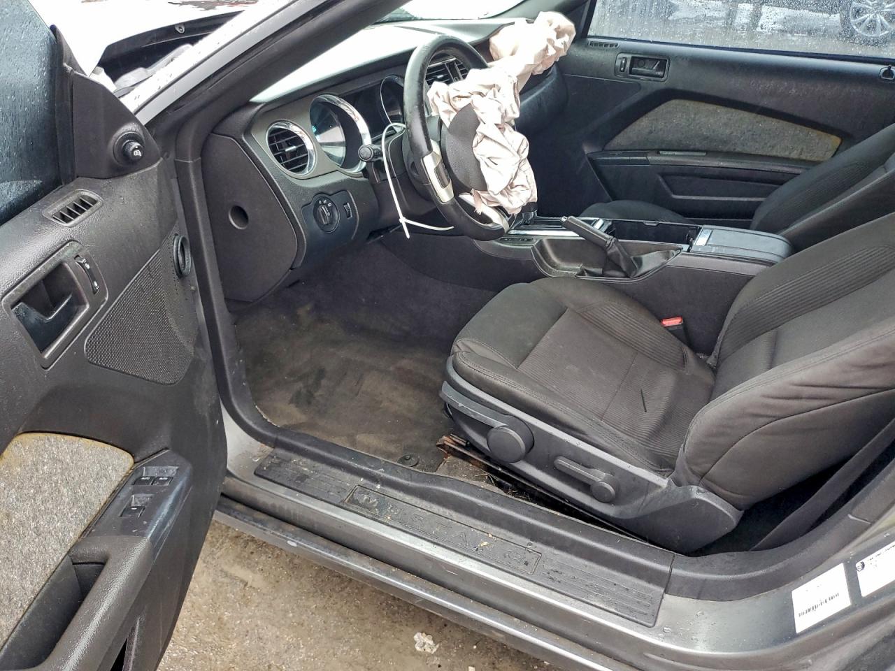 Ford Mustang Image 11