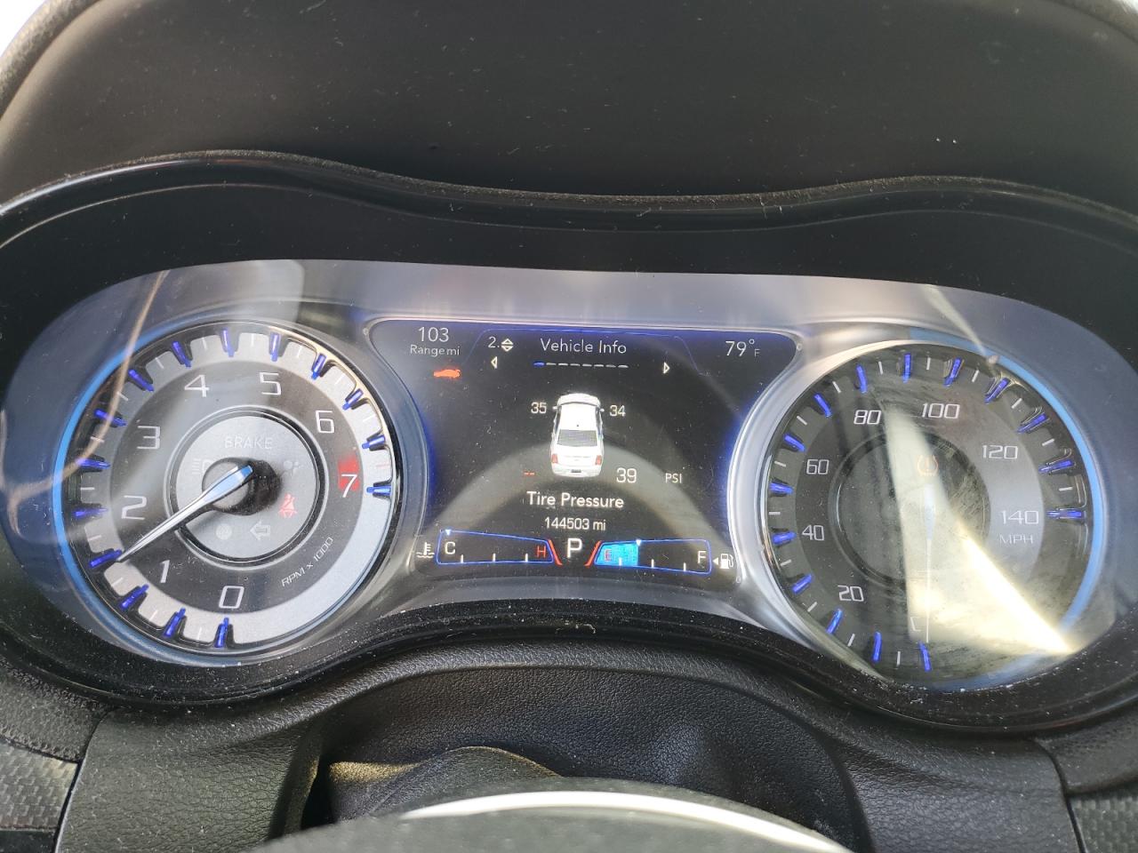 Chrysler 300 S Image 11